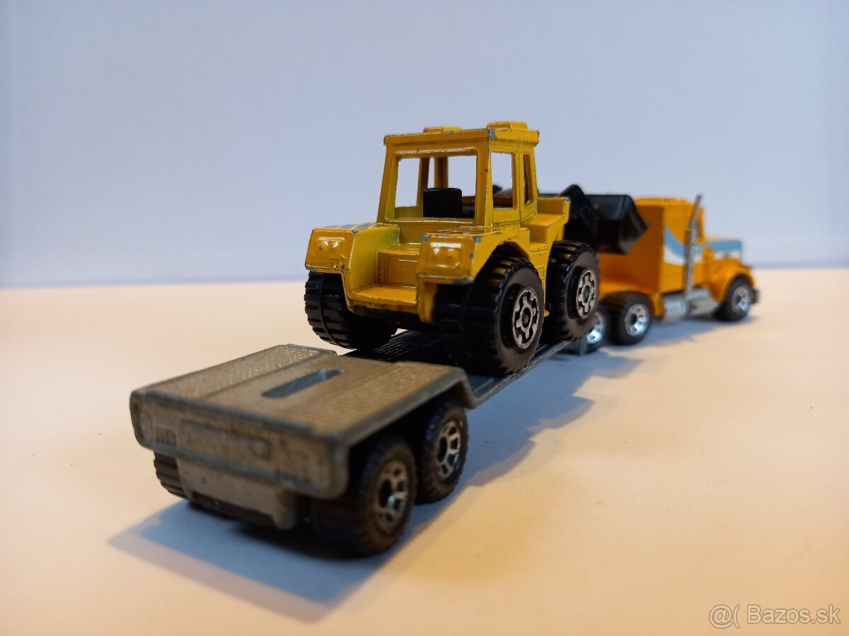 MATCHBOX CONVOY - PETERBILT + TRACTOR SHOVEL - 2