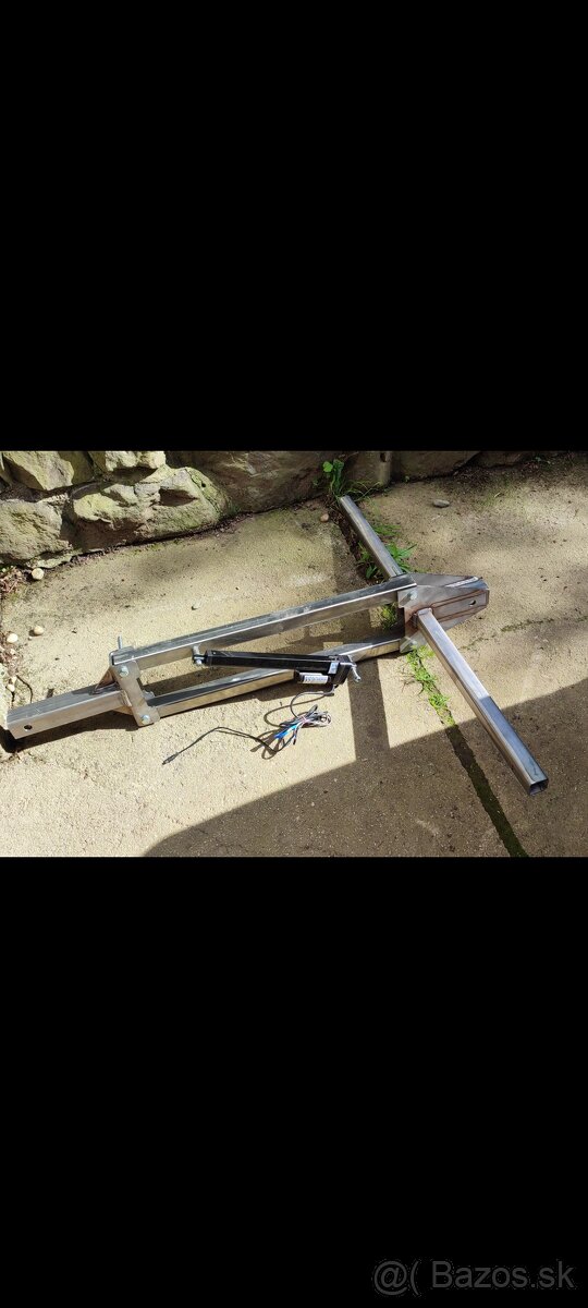 Konzola na príslušenstvo k úprave pody - 2