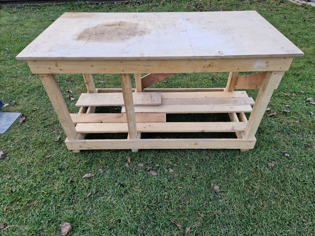 Predam dreveny pracovny stol - 2