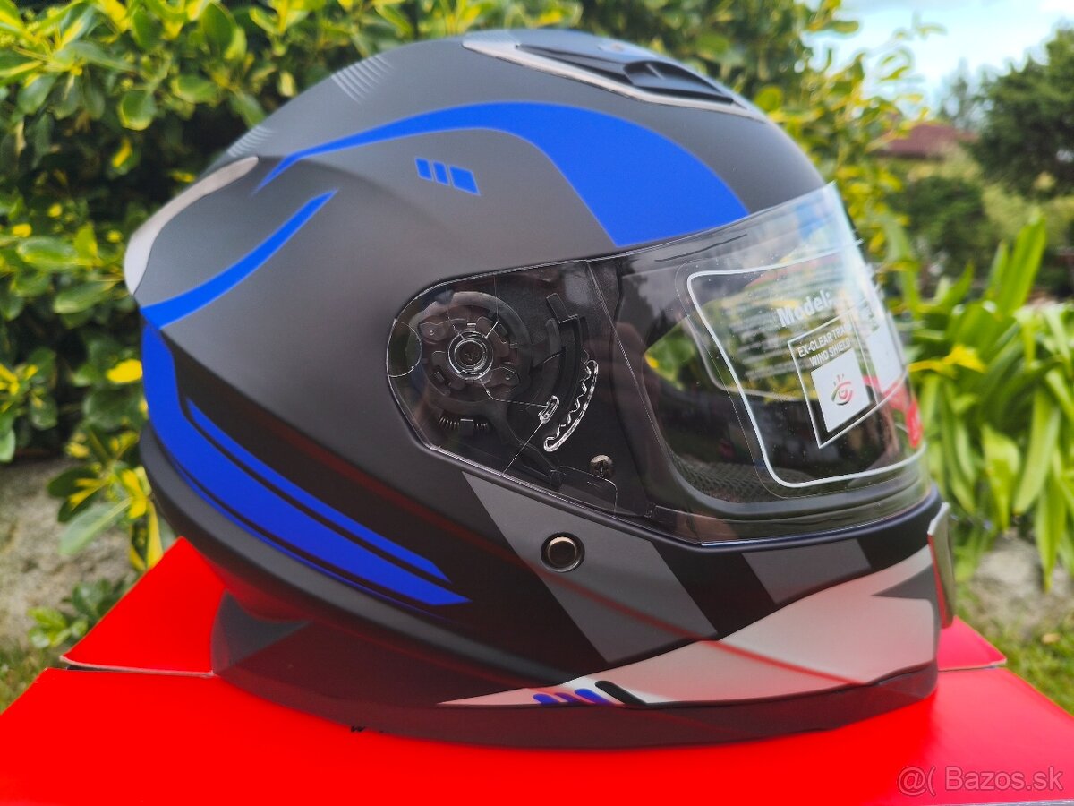 Přilba na motorku. Nová - 2