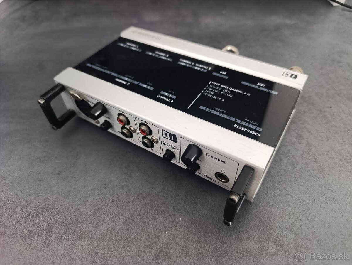 Native Instruments Audio 8 DJ - 2