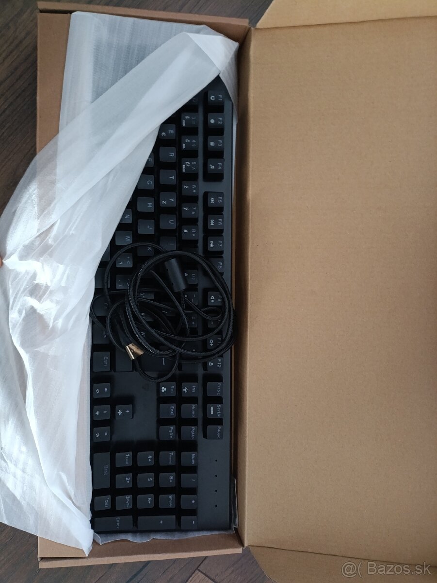 Predám mechanickú klávesnicu Genesis Thor 303 - 2