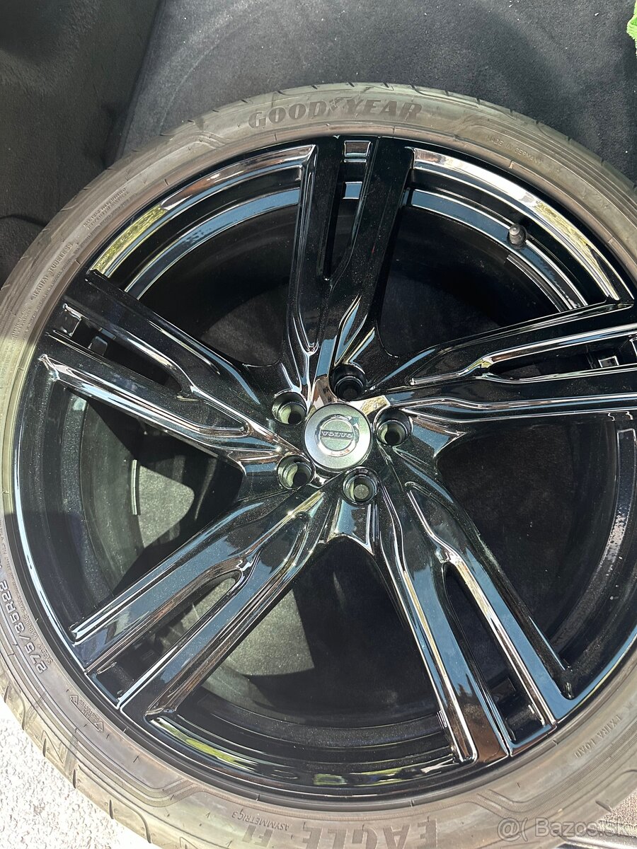 Čierne komplety Volvo R22 R-Design - 2