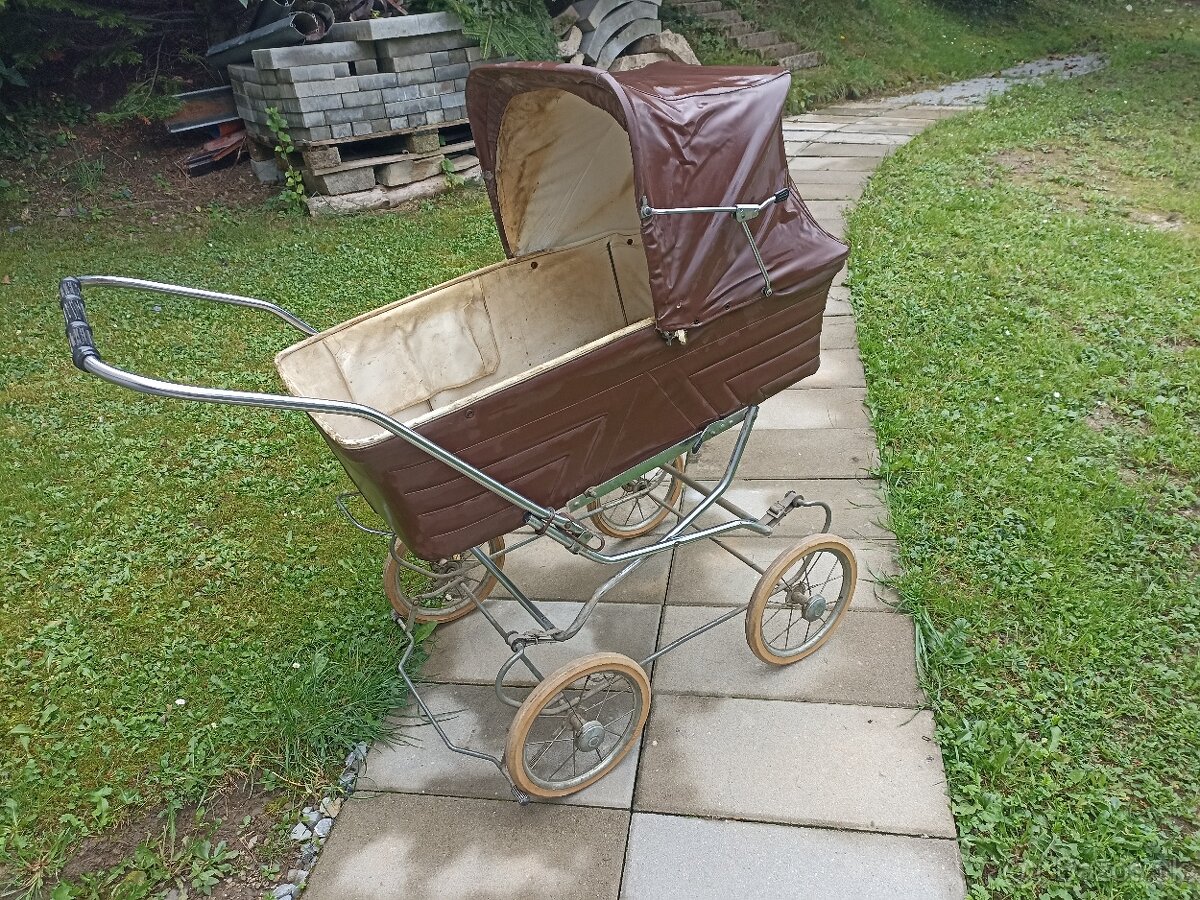 Liberta starožitný/ Retro kočík - 2