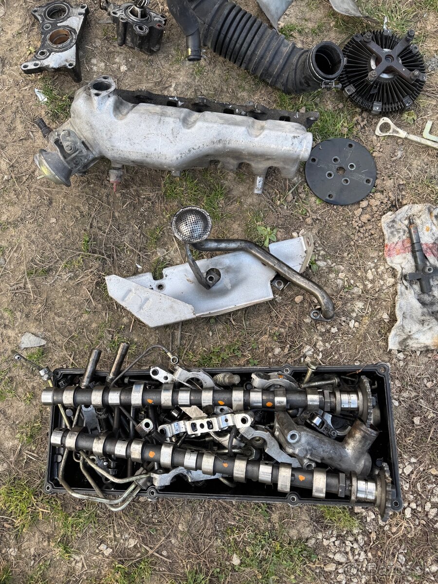 Predám diely na motor 3.2 DID - 2