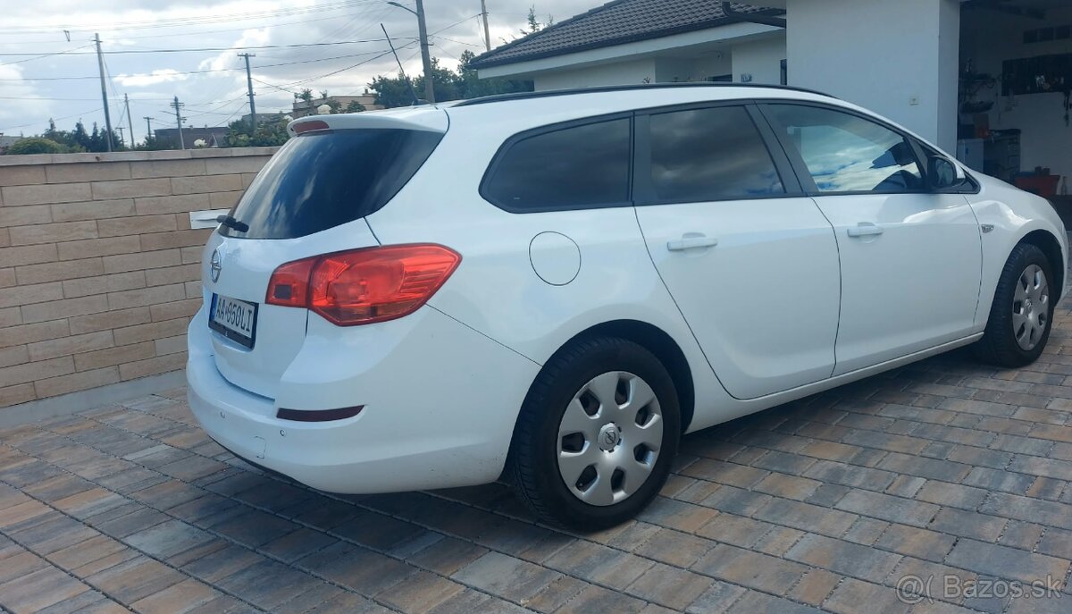 Opel Astra combi J - 2