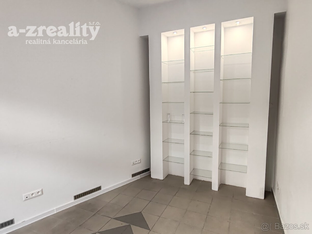 Komerčný priestor v centre Komárna na prenájom - 2