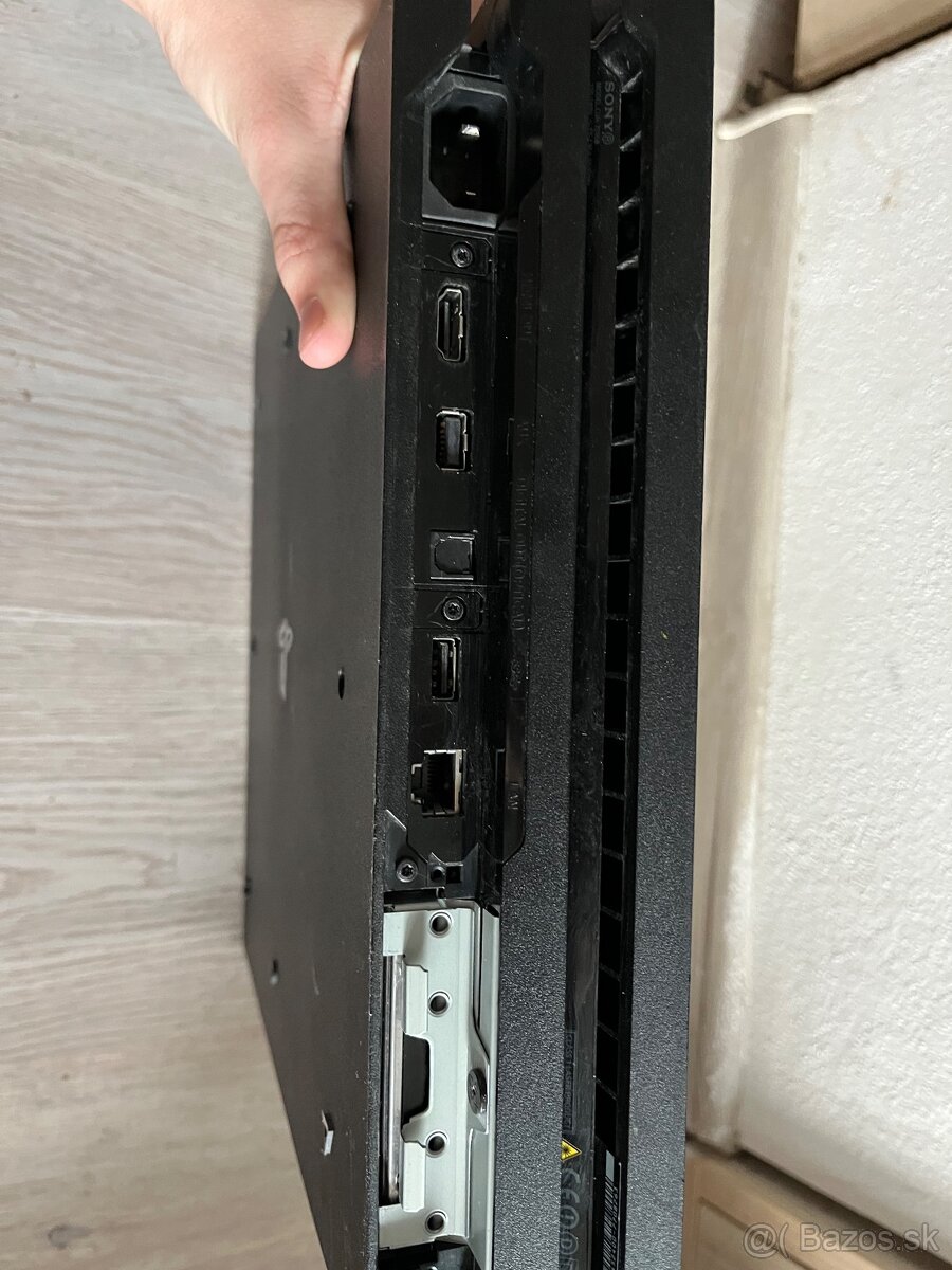 Playstation 4 pro - 2