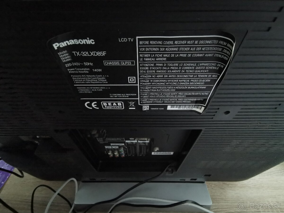 Panasonic LCD TV VIERA TX-32LXD85F - 2