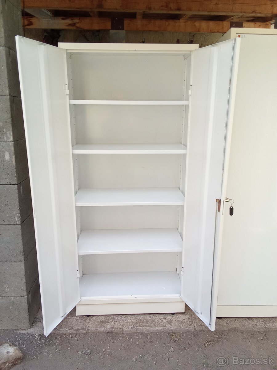 Plechová skriňa.... - 2