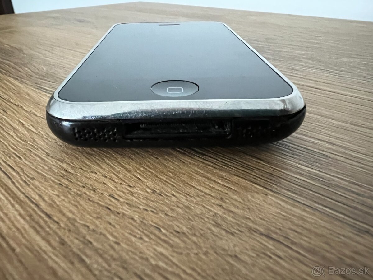 Apple iPhone 2G (4GB verzia) - prvá generácia - 2