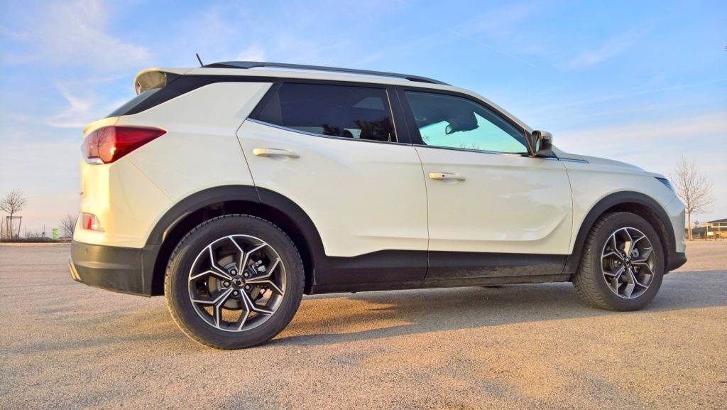 Ssang yong Korando 1.5 gdi style plus, 4x4 automat v záruke - 2