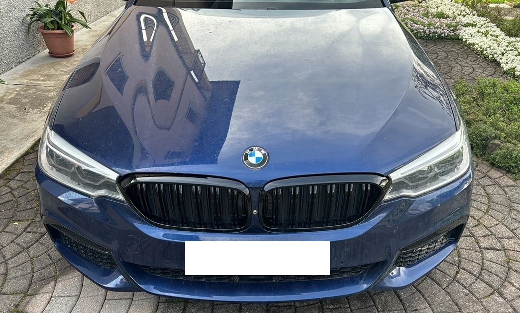 CIERNA MASKA GRIL BMW rady 5 - 2