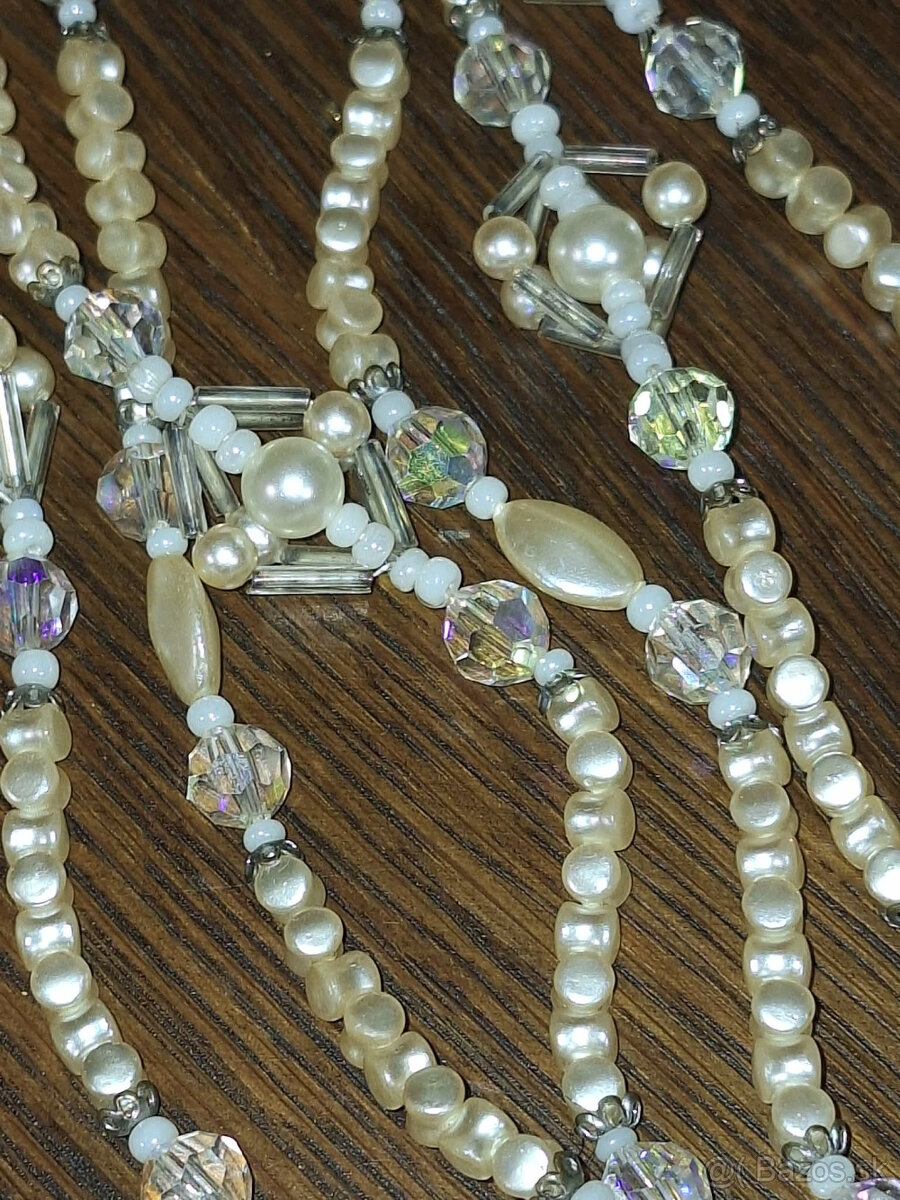 KRÁSNY STARÝ NÁHRDELNÍK - 2