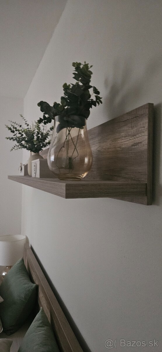 Nástenná polica - 2