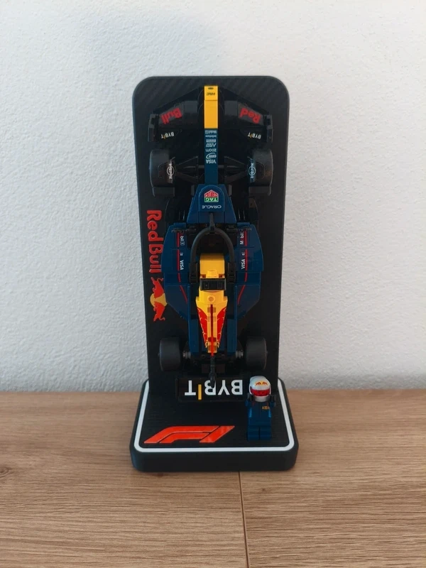 F1 Predmety (Lego stojany, bannery, modely tratí, kľúčenky) - 2