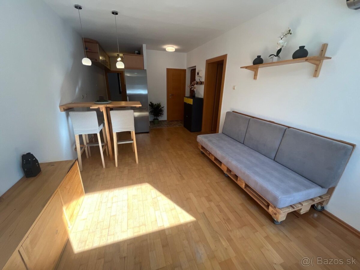 Na predaj 3-izbový byt s balkónom v Bojniciach, sídlisko Lúč - 2