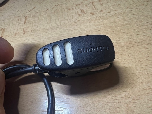 Napájecí a komunikační USB kabel pro hodinky Suunto 5 - 2