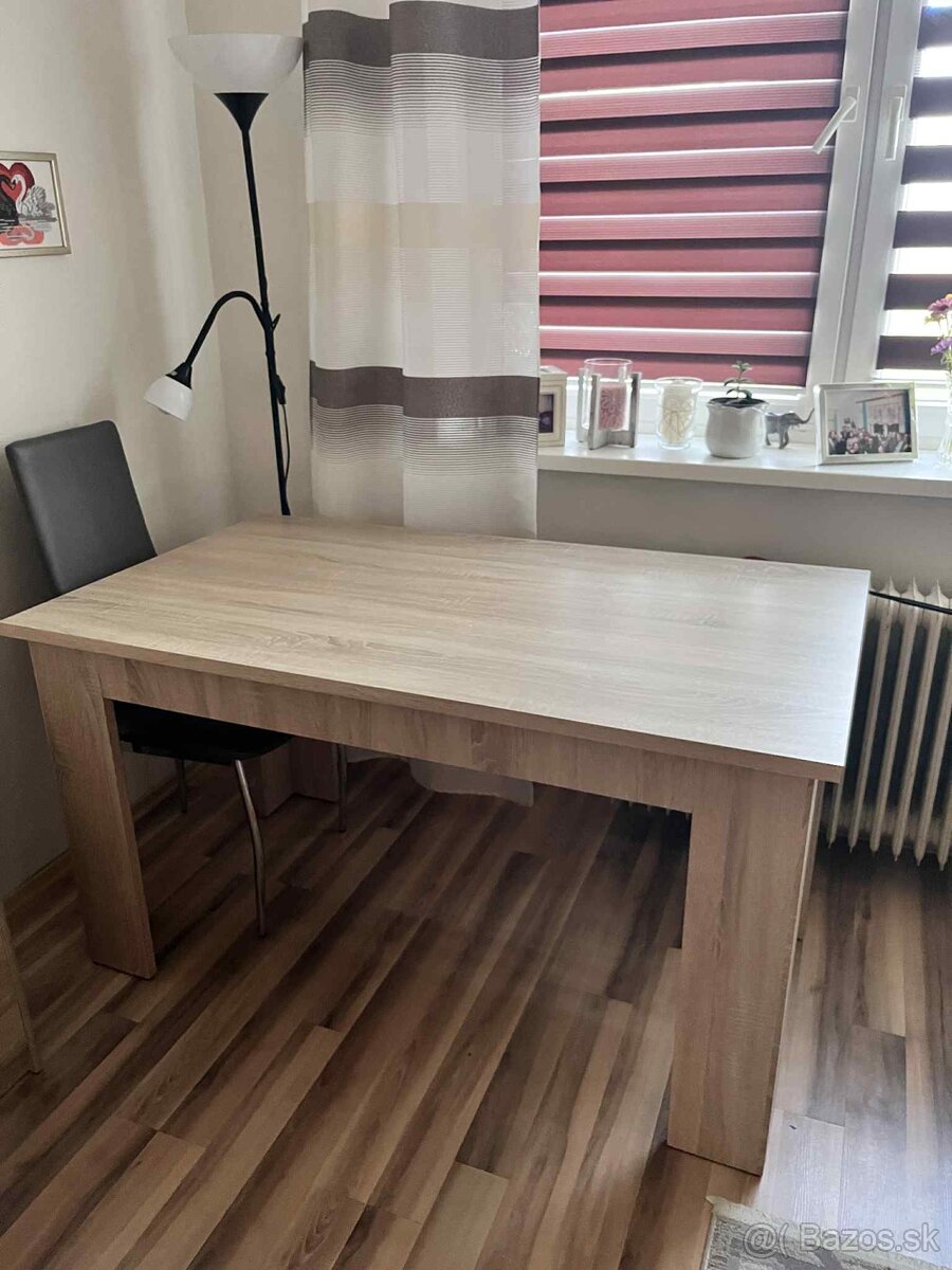 Jedálensky stôl - 2