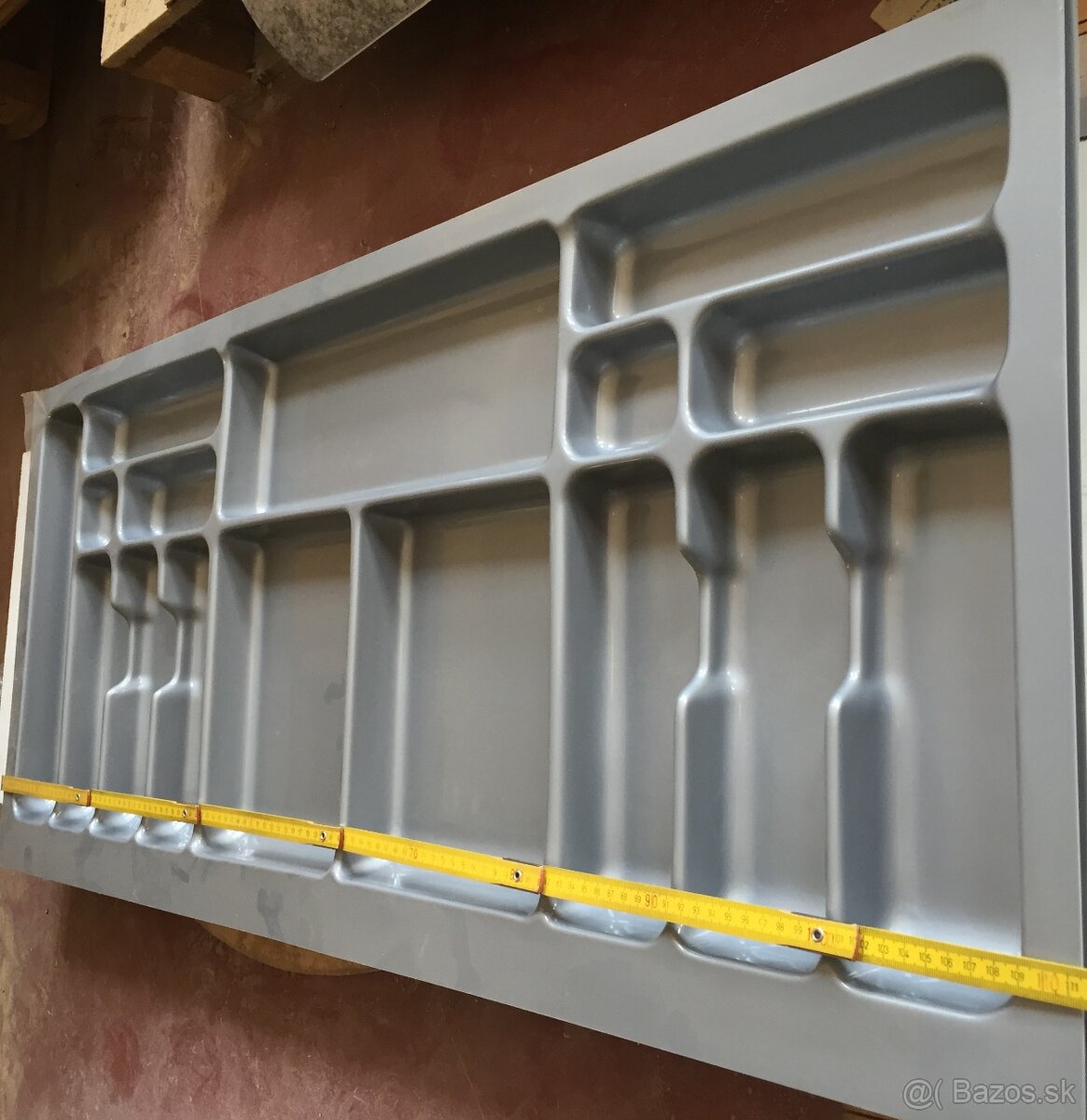 Karusely, koše, príborníky... - 2