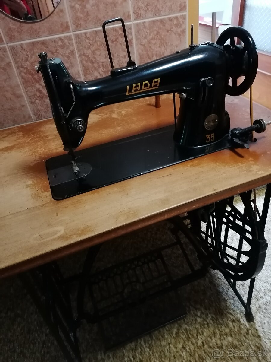 šijací stroj LADA - 2