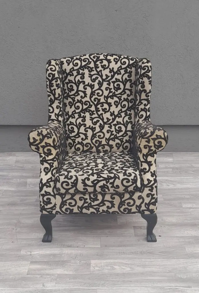 Kreslo “ UŠIAK „. - 2