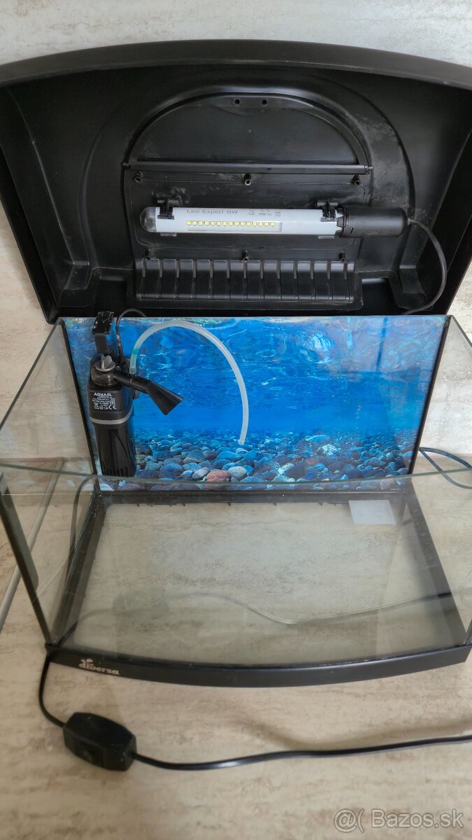 Predám akvarium 25L - 2
