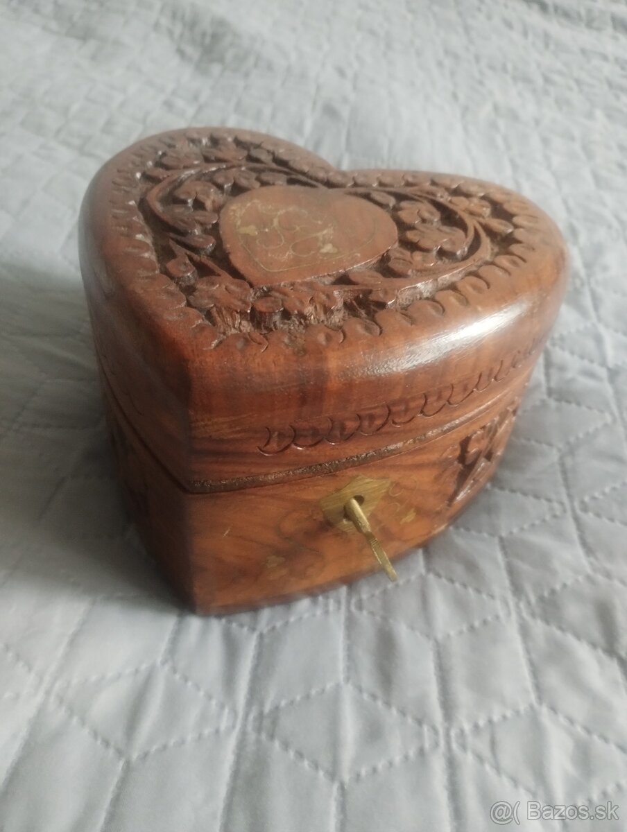 Drevena skrinka na kluc - 2