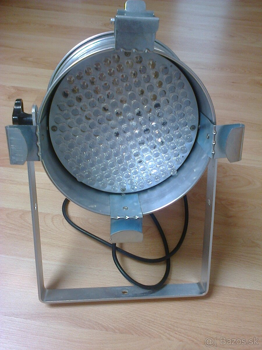 PREDÁM výhodne 8 ks LED PAR 64 + DMX ovládač - 2