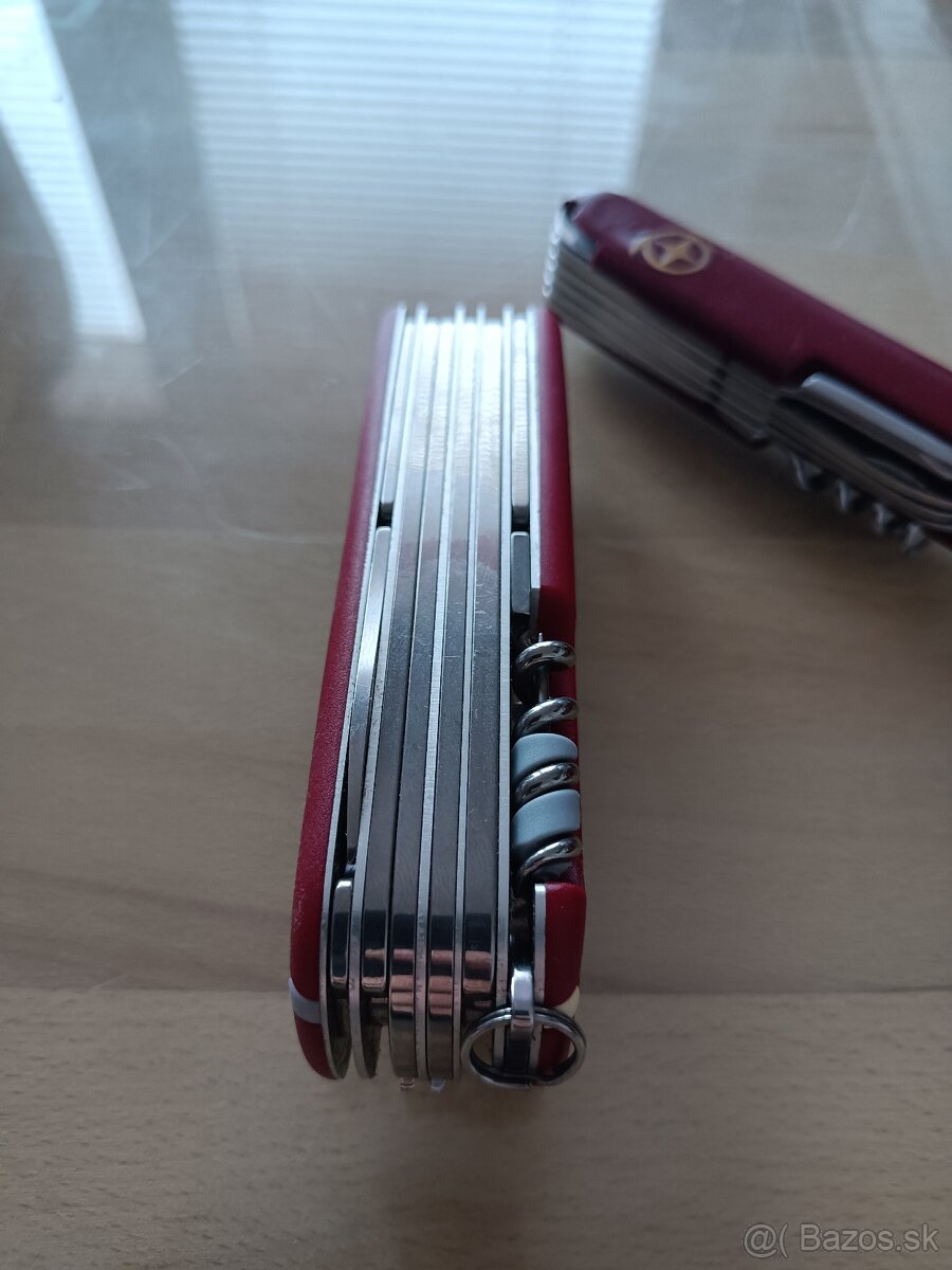 Švajčiarske nože - 2