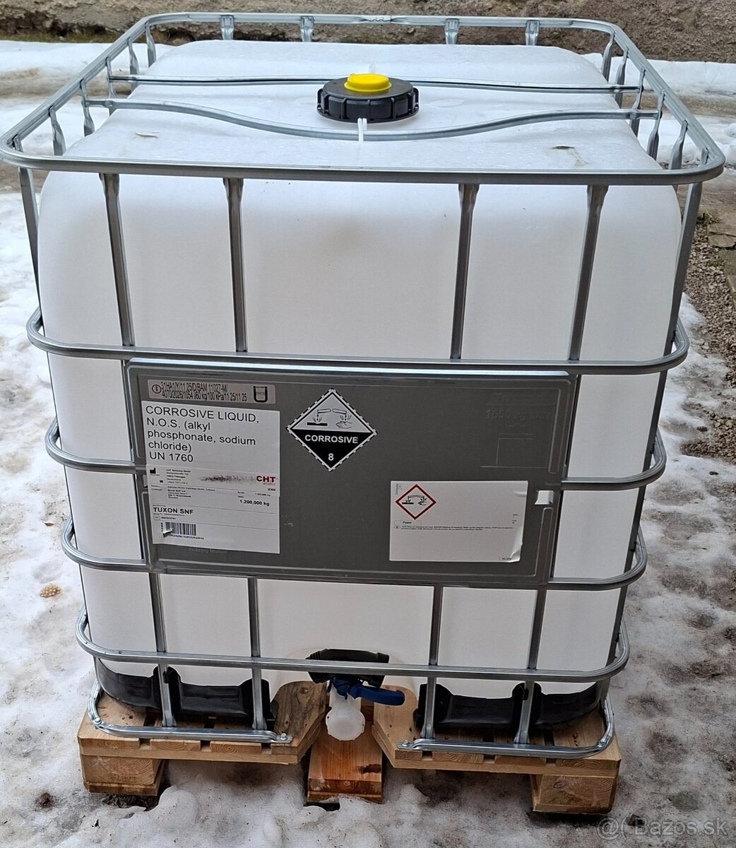 Predám 1000l nádrž. - 2