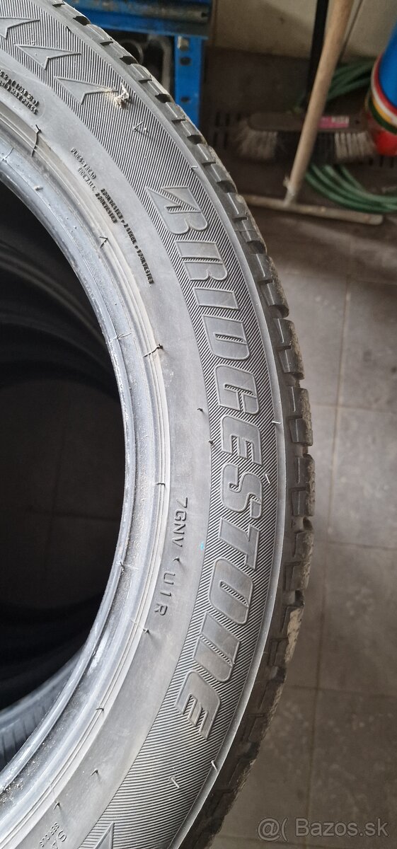 235/50 R19 - 2