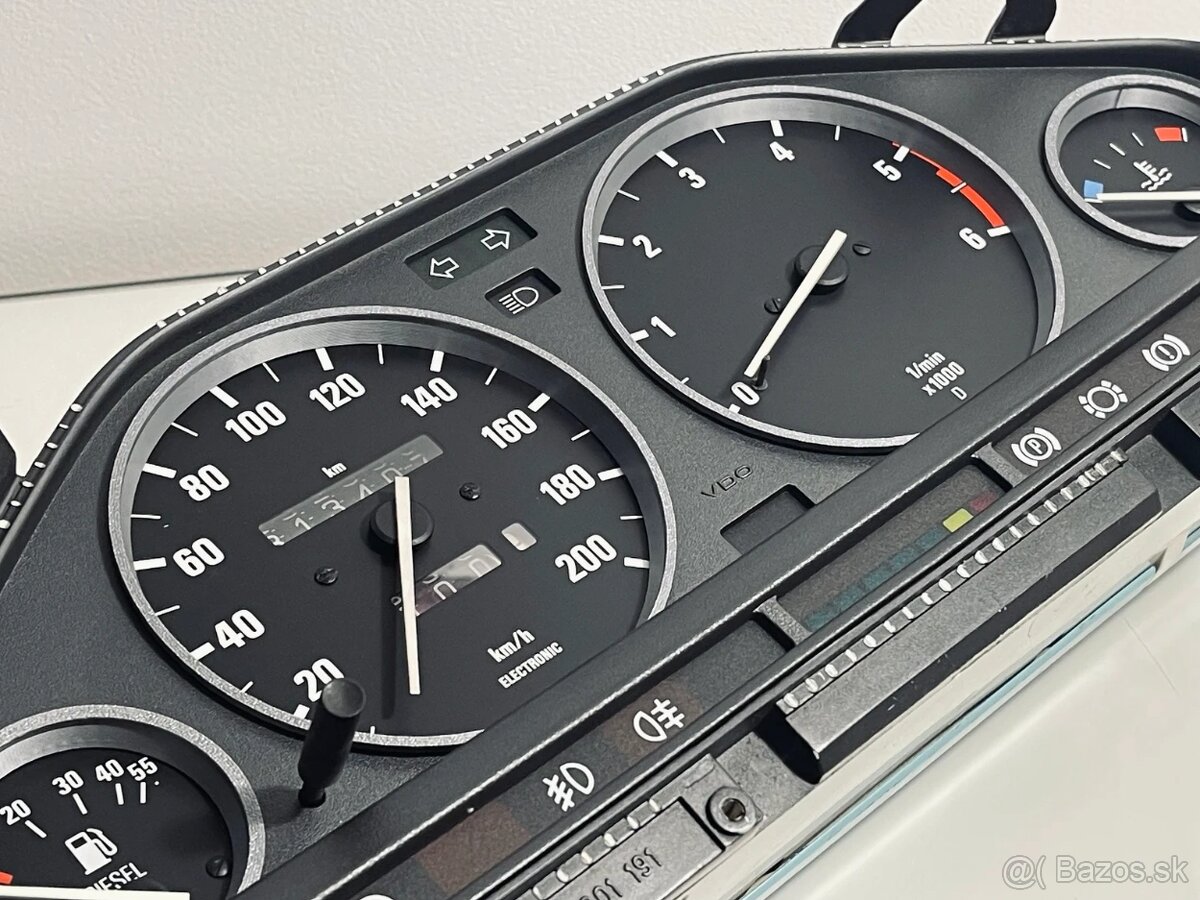 BMW E30 - Krúžky do budíkov - 2