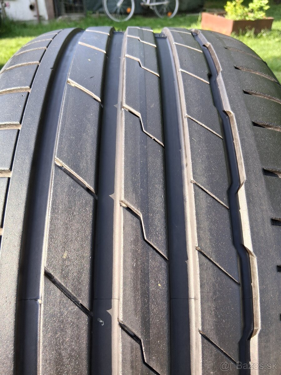235/40 r19 letne pneumatiky - 2