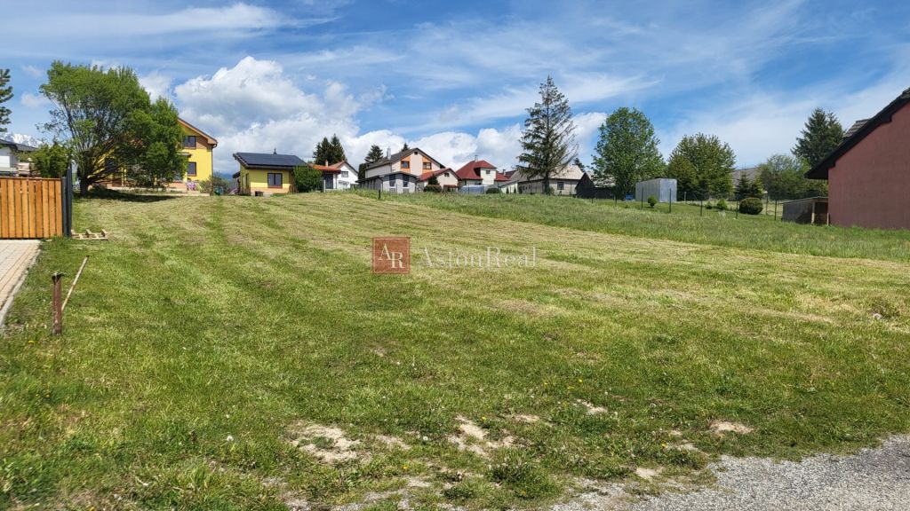 PREDAJ-St.pozemok - Vys.Tatry - Štrba - 976 m2 - 2