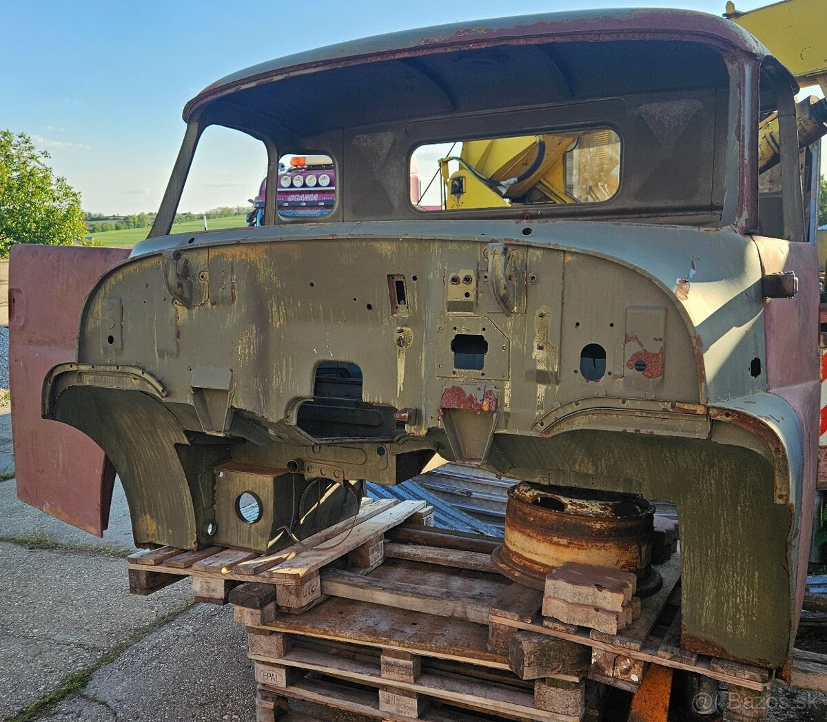 Tatra 148 kabína - 2