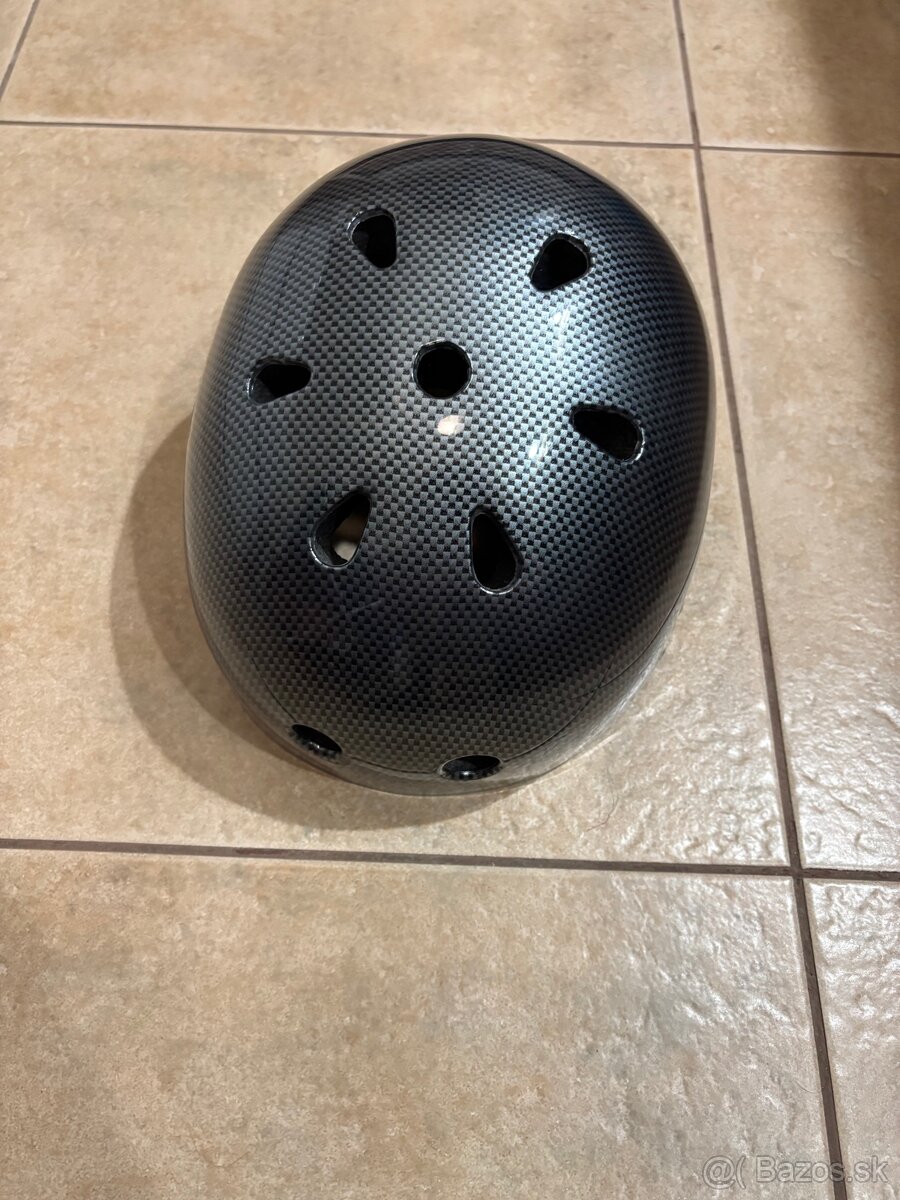 Skateboard prilba - 2