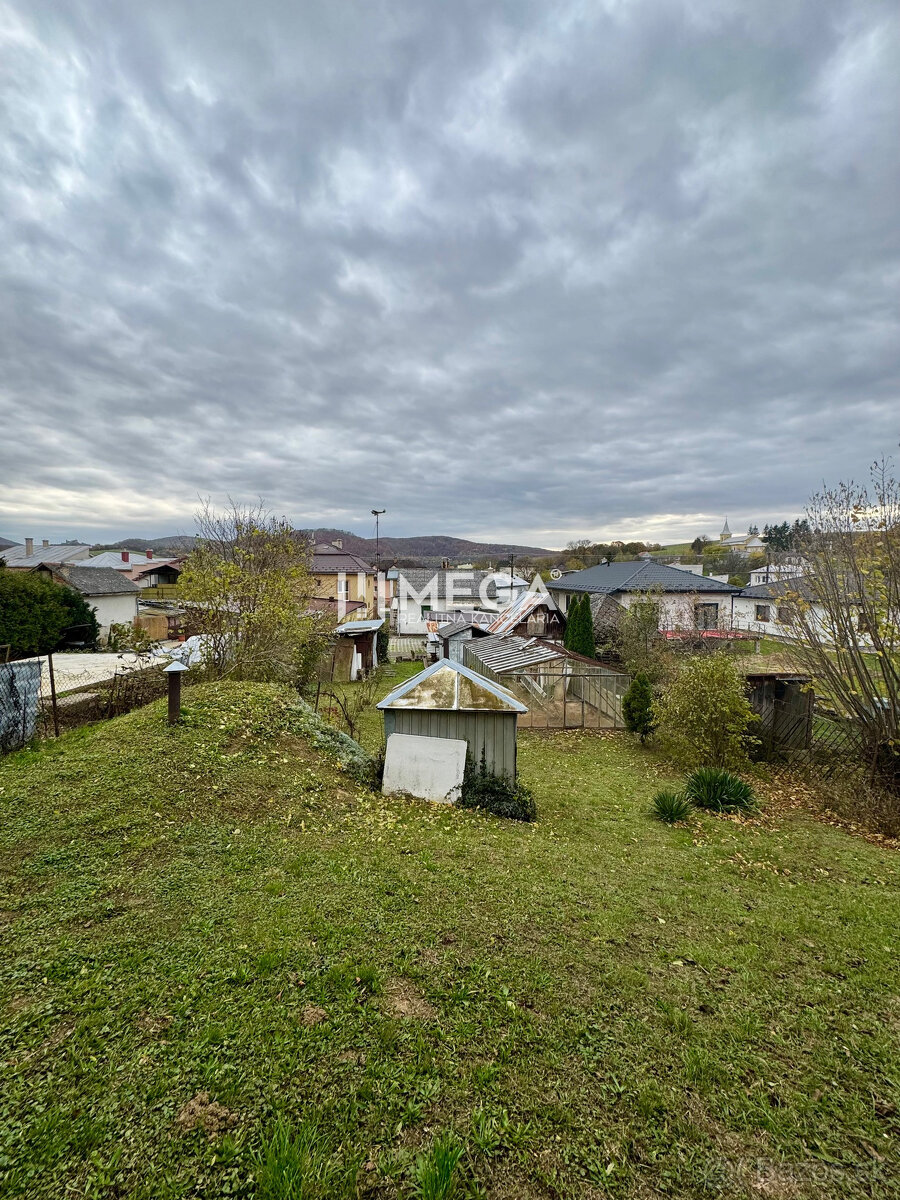 Exkluzívne na predaj rodinný dom v obci Topoľovka - 2