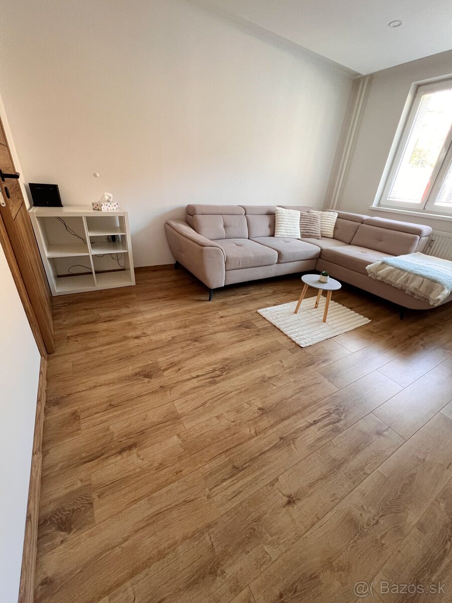 PRENÁJOM 2-IZBOVÉHO BYTU S BALKÓNOM BLÍZKO CENTRA NOVÁ BAŇA - 2