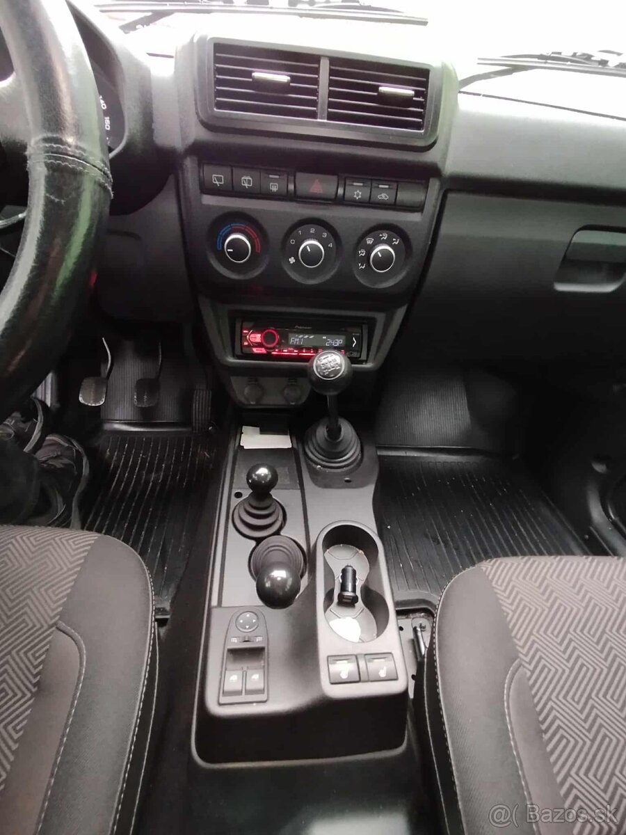 Lada Niva 1,7 4x4 URBAN - LEGEND - 2