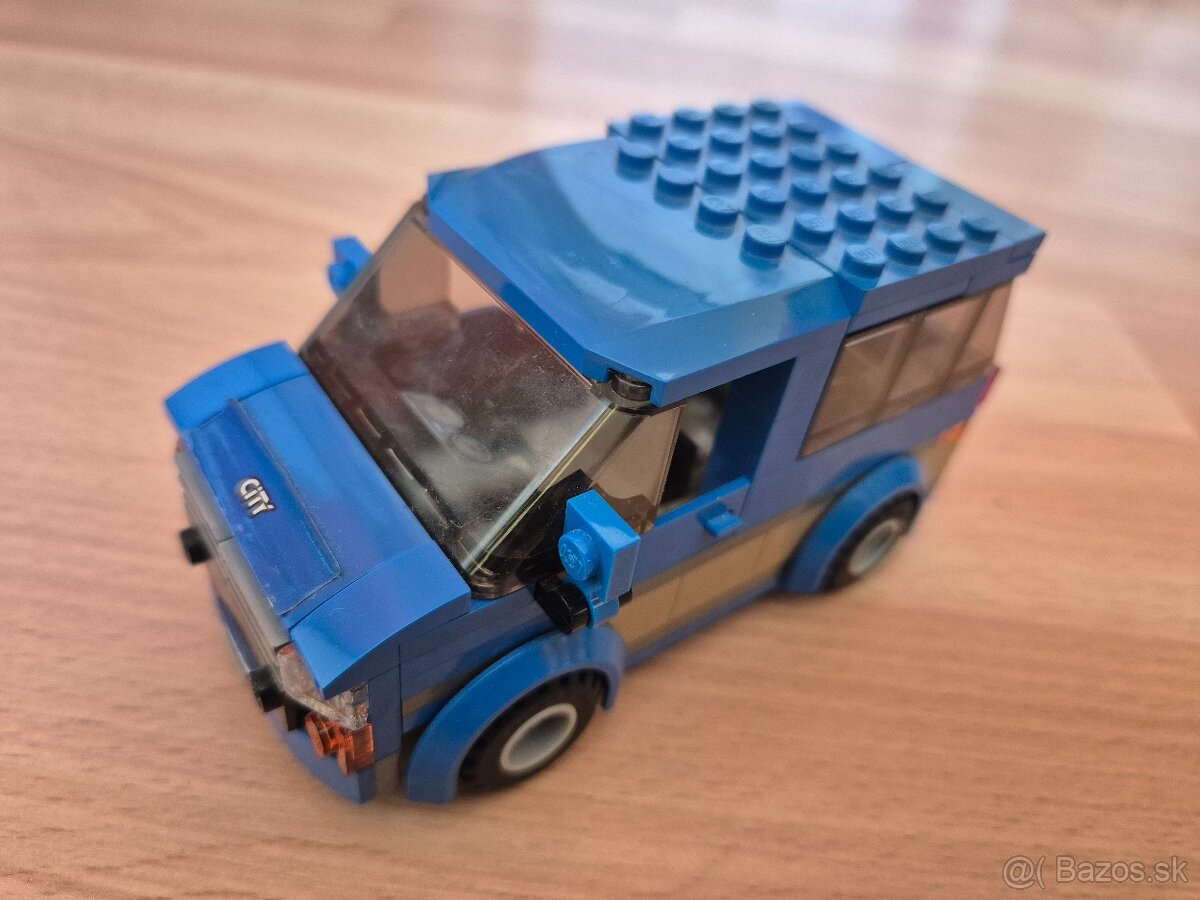 Lego CITY 60117 - Dodávka a karavan - 2
