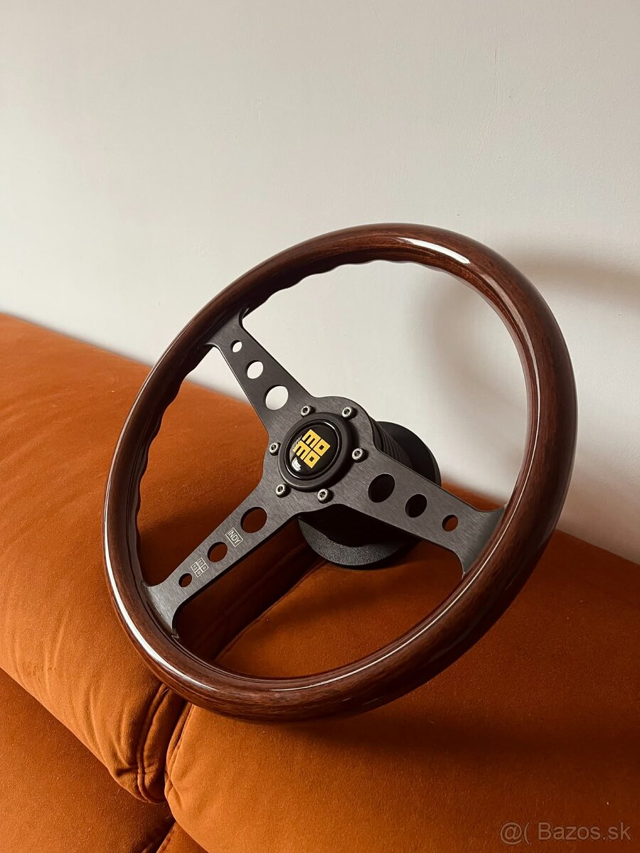 Momo drevený volant 350mm plus náboj - 2
