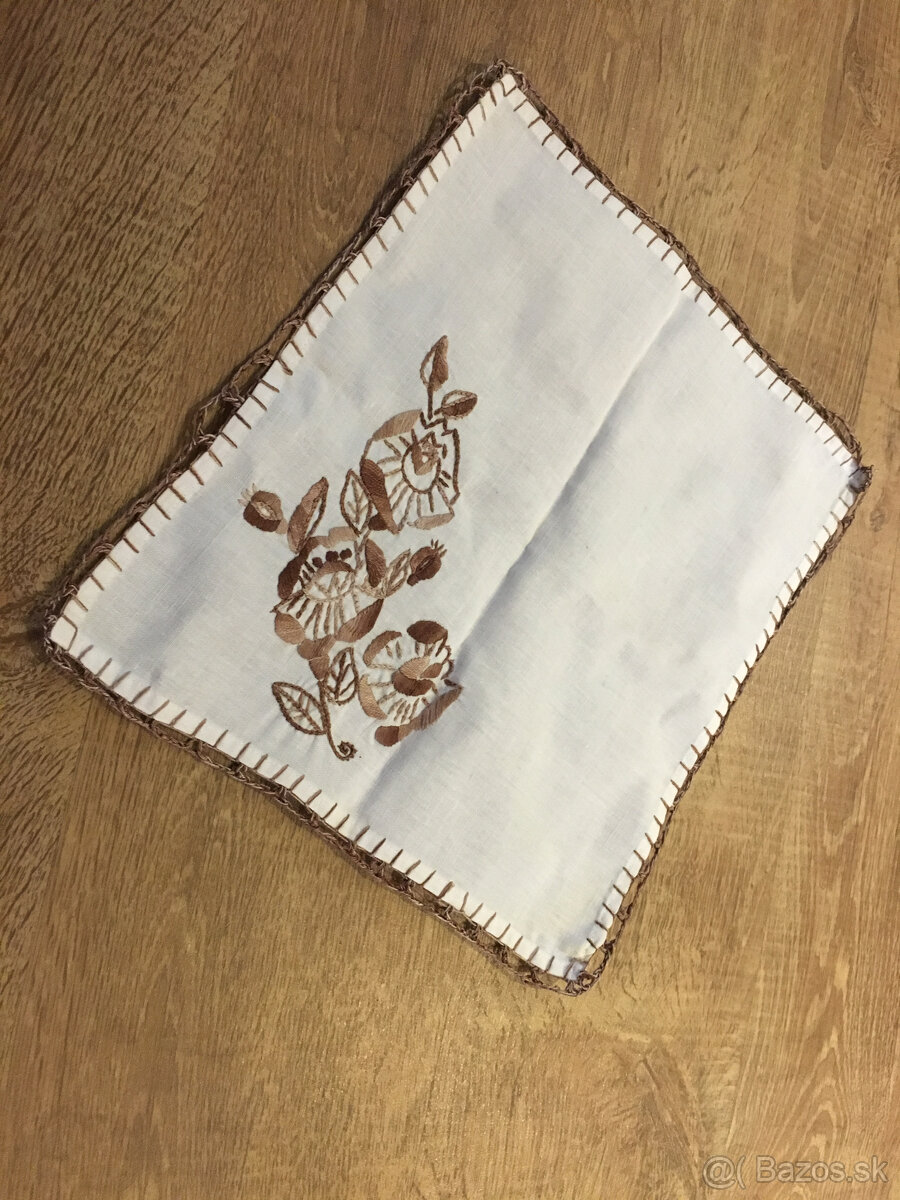 Ručne vyšívané obrusky-nové - 2