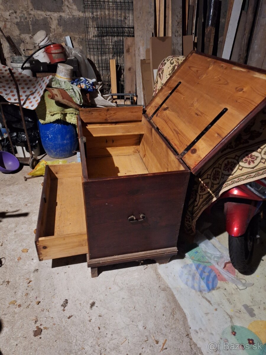 Komoda - 2