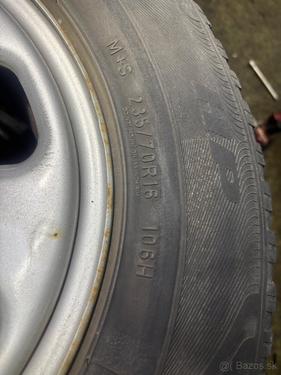 235/70 r16 good year all wheater - 2