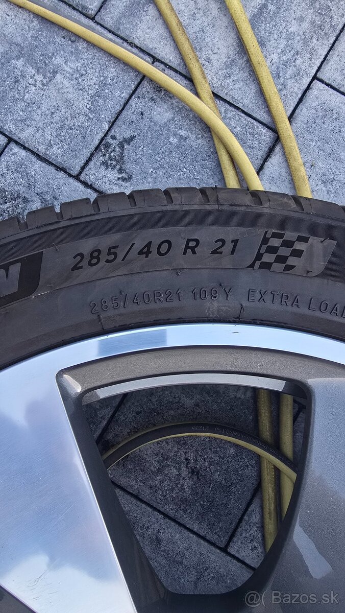 Michelin Pilot Sport 4 SUV 285/40 R21 - 2