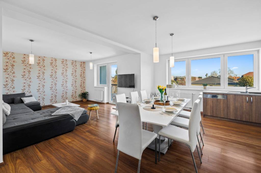 REZERVOVANÉI Predaj 5 - izb.dom v obľúbenej lokalite Ivanka - 2