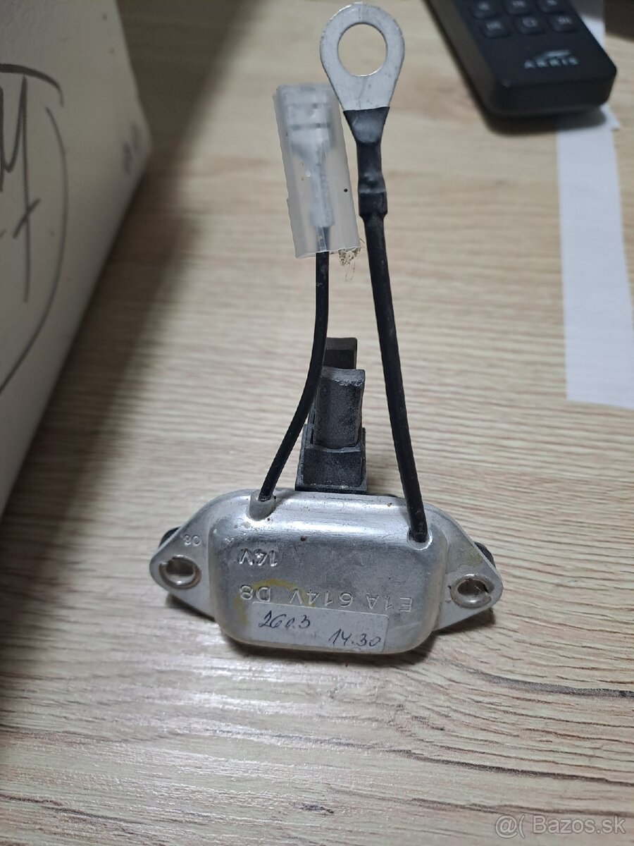 Regulátor, regler Felícia uhlíky - 2