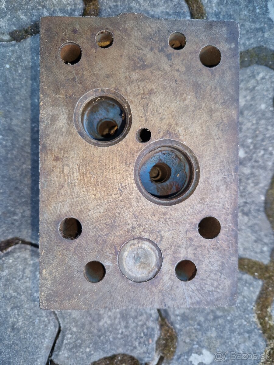 Hlava zetor 2011 3011 4011 - 2