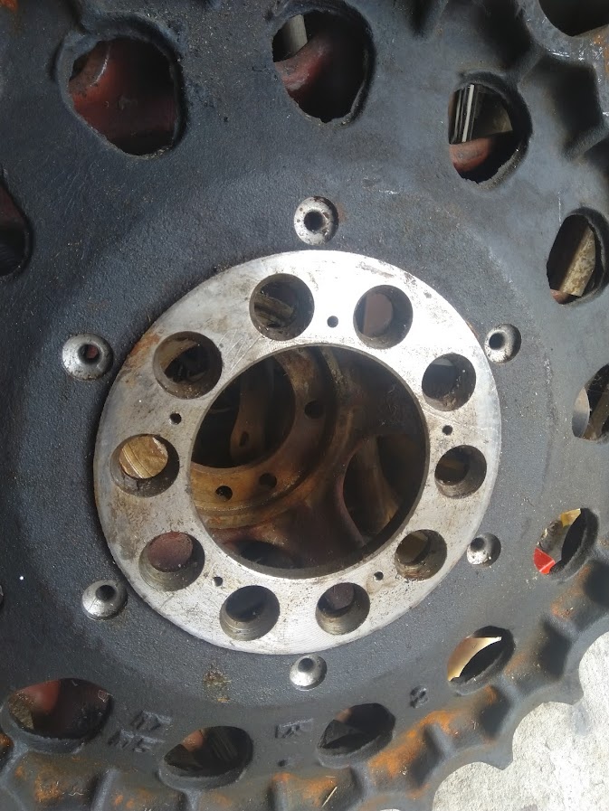 Hnacie koleso buldozér T130 - 2